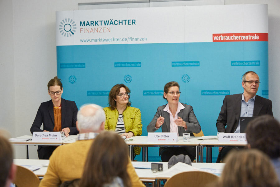Diskussion mit Medienvertretern auf der Pressekonferenz am 28.4.2016 in Frankfurt/Main