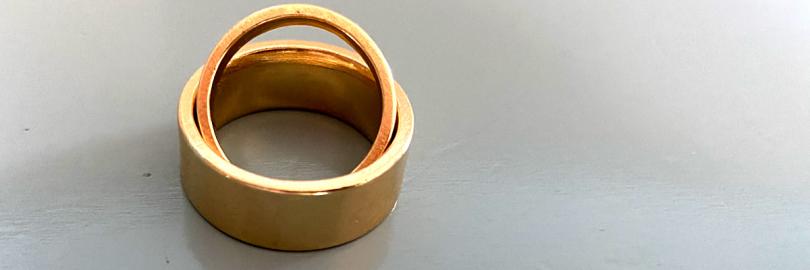 Zwei goldene Eheringe