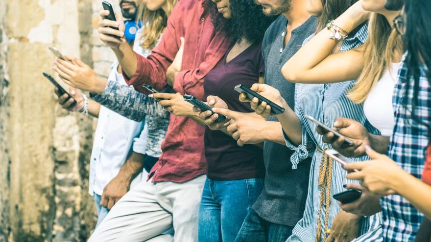 Wir bieten Vorträge udn Workshops zumThema digitale Medien und Telekommunikation an