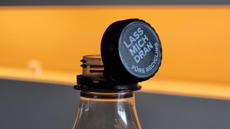Tethered Caps: Neue Deckel für PET-Flaschen – Umstellung für Verbraucher