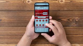 Shopping-App Shein auf einem Smartphone